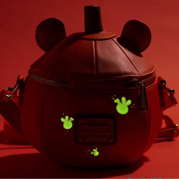 Winnie the Pooh Pumpkin Glow Crossbody Bag - Picture 4 of 8